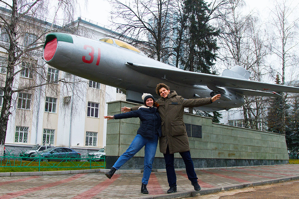 Выпускники международной аэрокосмической школы 